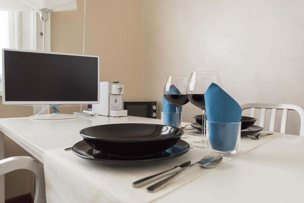 Pied A Terre Sant'Agostino Apartment Milano Exterior foto